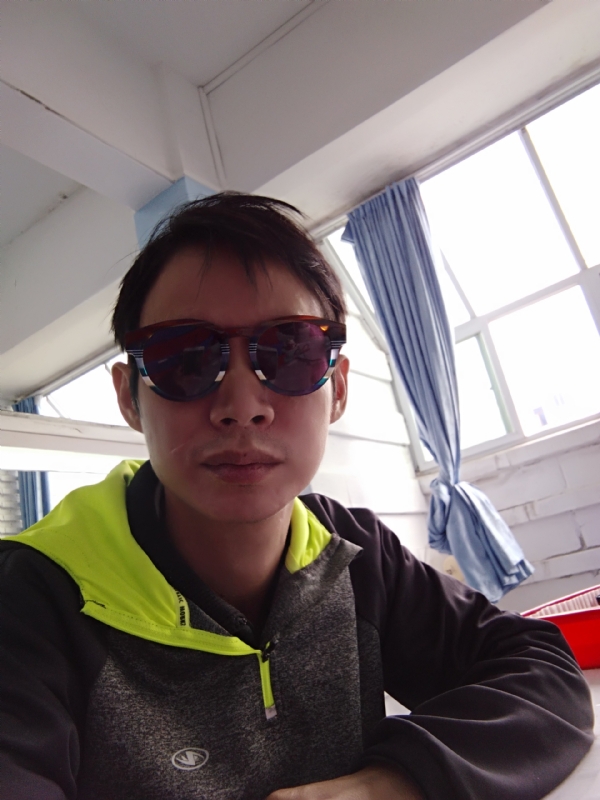 五华移民男的第一张照片--华安相亲网