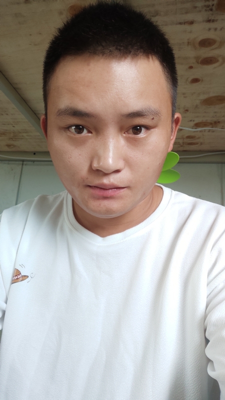 水里面的云呀的第一张照片--华安相亲网