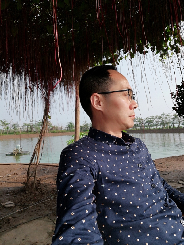 守望烟云的第一张照片--华安相亲网