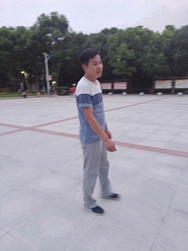 一笑的第一张照片--华安相亲网