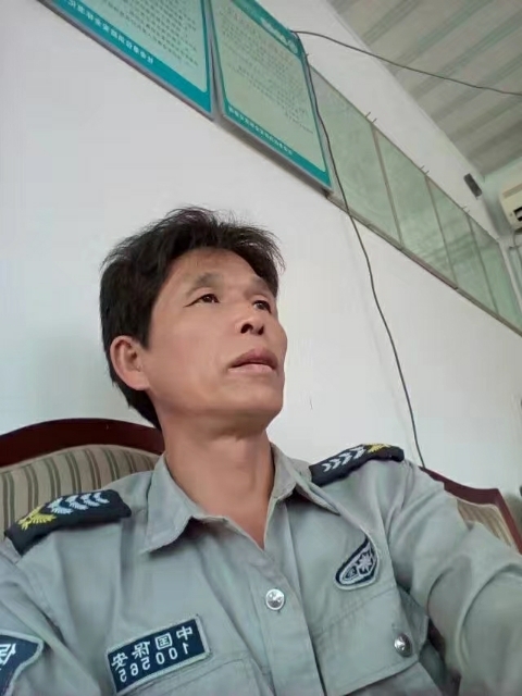 卧窗听雨的第一张照片--华安相亲网