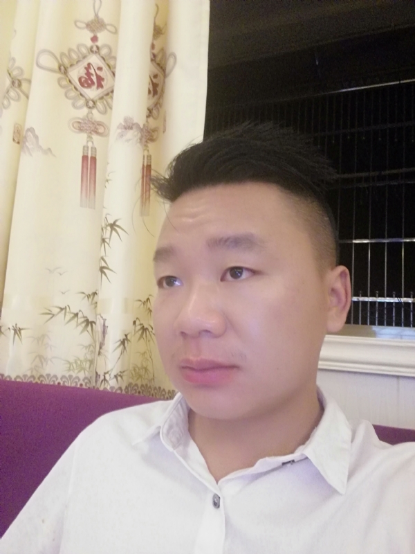 王梓林的第一张照片--华安相亲网