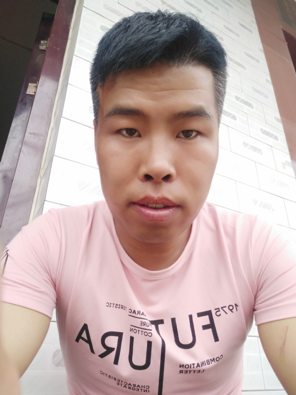 守护爱情的第一张照片--华安相亲网