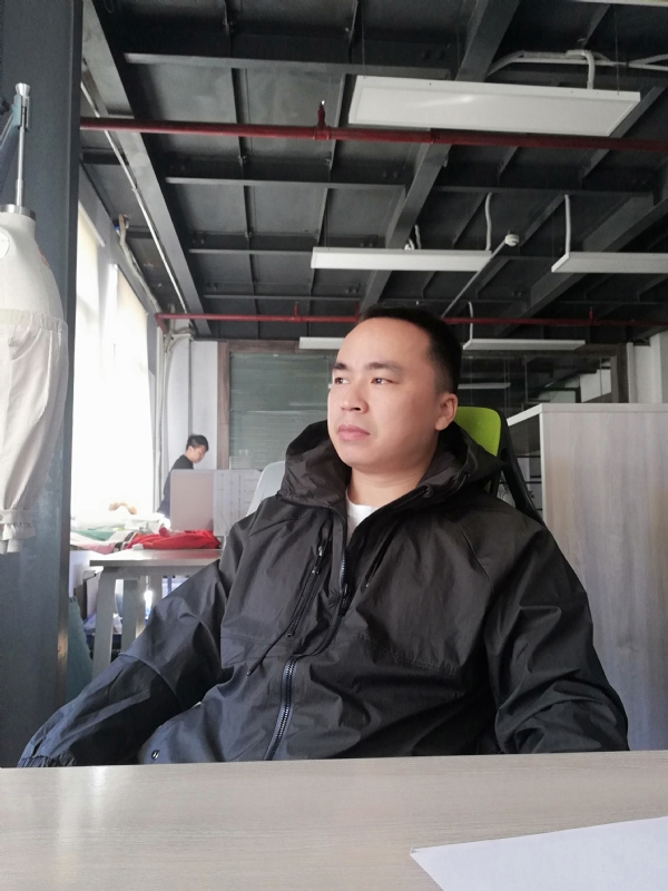左眼皮跳跳的第一张照片--华安相亲网