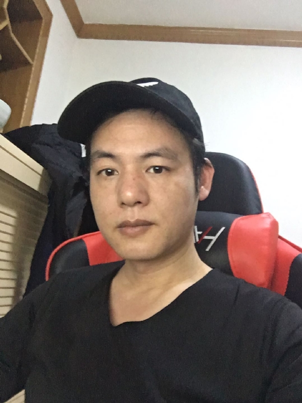 扛枪打鸟的第一张照片--华安相亲网