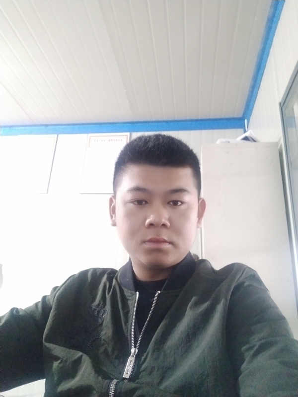 少校的第一张照片--华安相亲网
