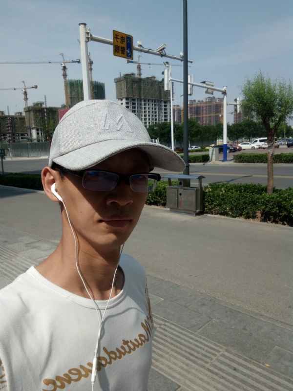 挥一挥手什么都没有的第一张照片--华安相亲网