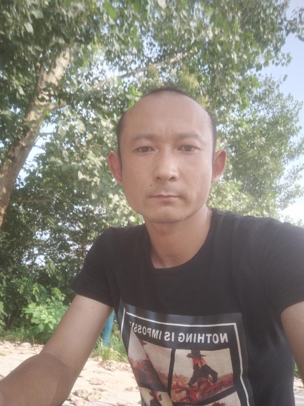 80大叔的第一张照片--华安相亲网