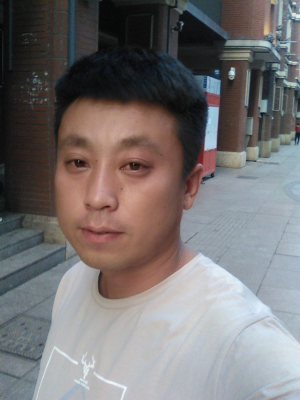 冰冷的心的第一张照片--华安相亲网
