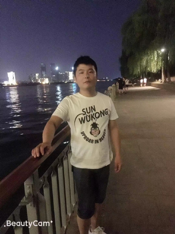 古月的第一张照片--华安相亲网