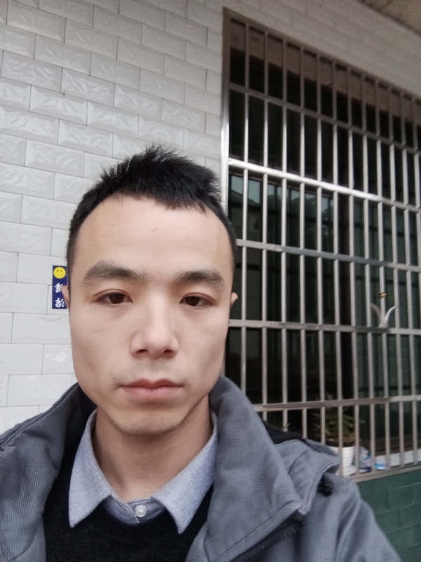 笑得那么开心的第一张照片--华安相亲网