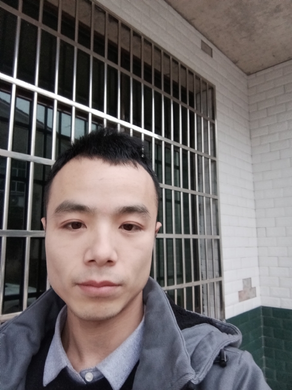 笑得那么开心的第三张照片--华安相亲网