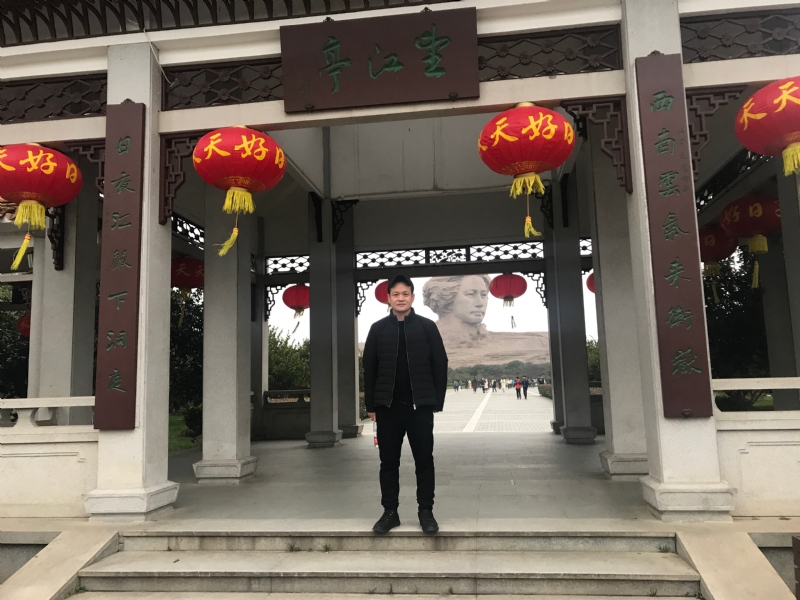 风继续吹的第一张照片--华安相亲网