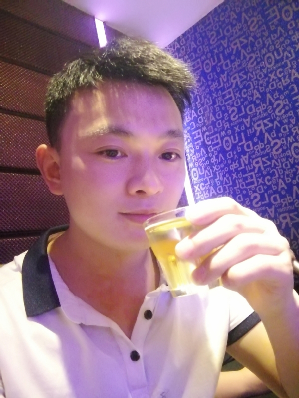 幸福的拥抱的第一张照片--华安相亲网