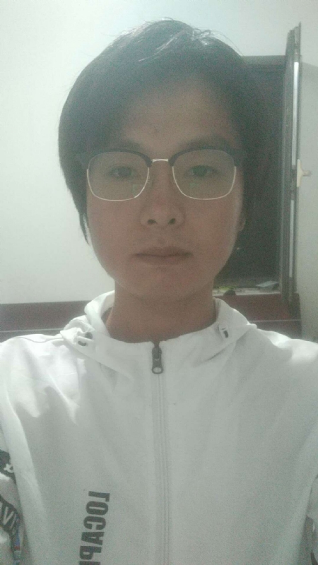 轻吻的第一张照片--华安相亲网