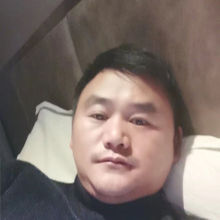 奔跑的第三张照片--华安相亲网