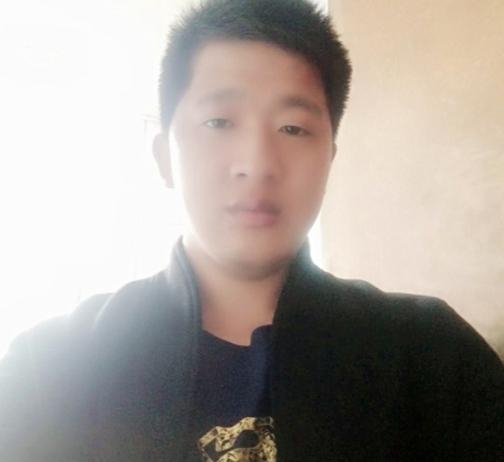 形影不离的第一张照片--华安相亲网