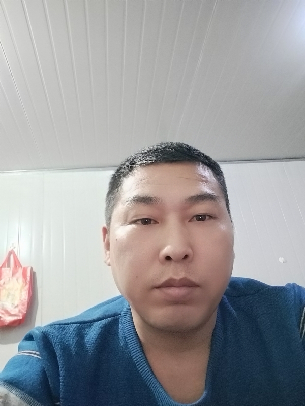 开着拖拉机去兜风的第一张照片--华安相亲网