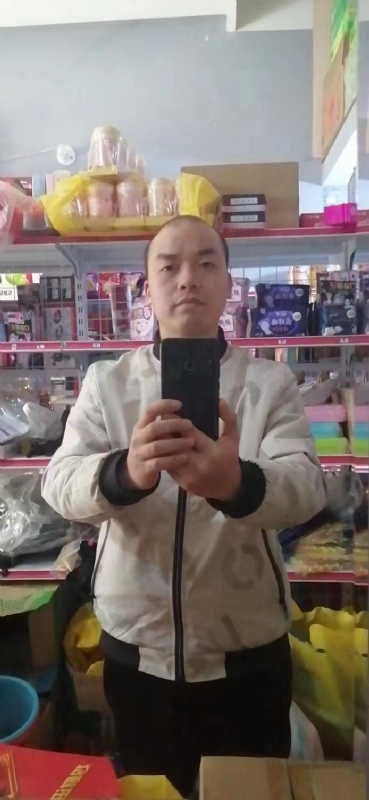 便利店的第一张照片--华安相亲网
