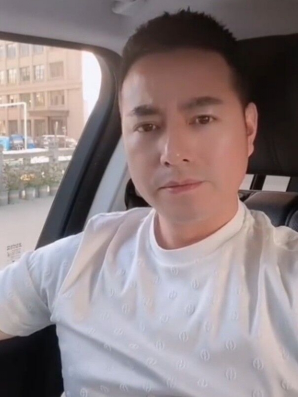 勿忘初心的第一张照片--华安相亲网