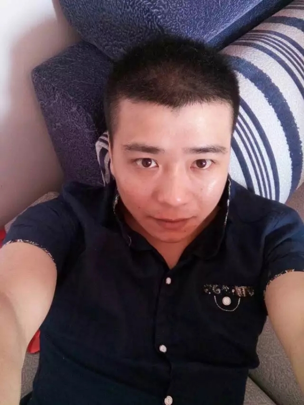 漫步的面包的第一张照片--华安相亲网