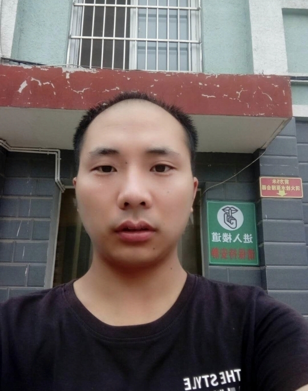 亮亮的第一张照片--华安相亲网