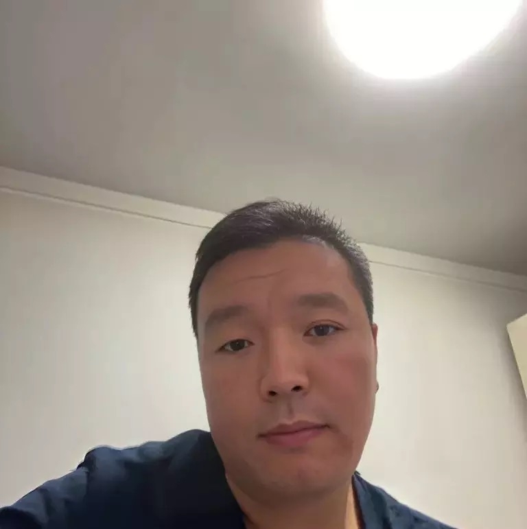 穿唐装的松鼠的第一张照片--华安相亲网