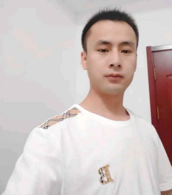 海阔天空的第一张照片--华安相亲网