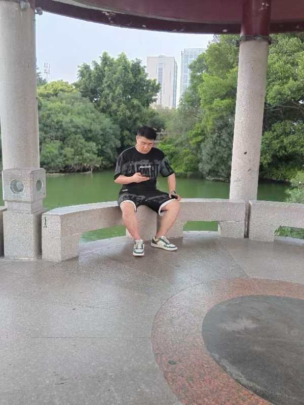不善挽留的第一张照片--华安相亲网