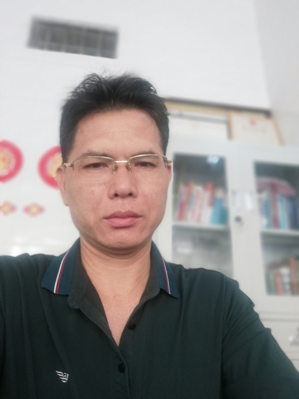 后视镜的第二张照片--华安相亲网
