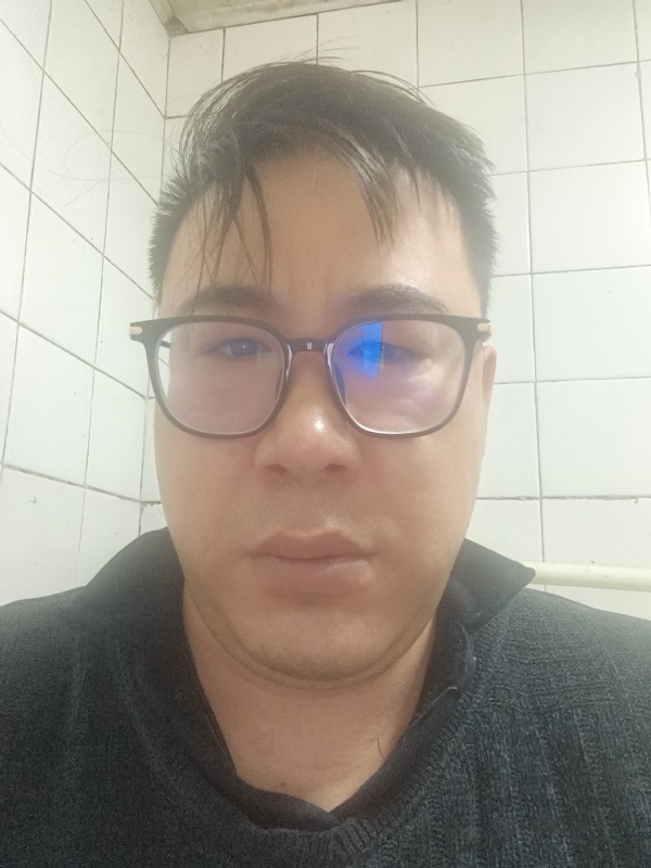 迷失自我的第一张照片--华安相亲网