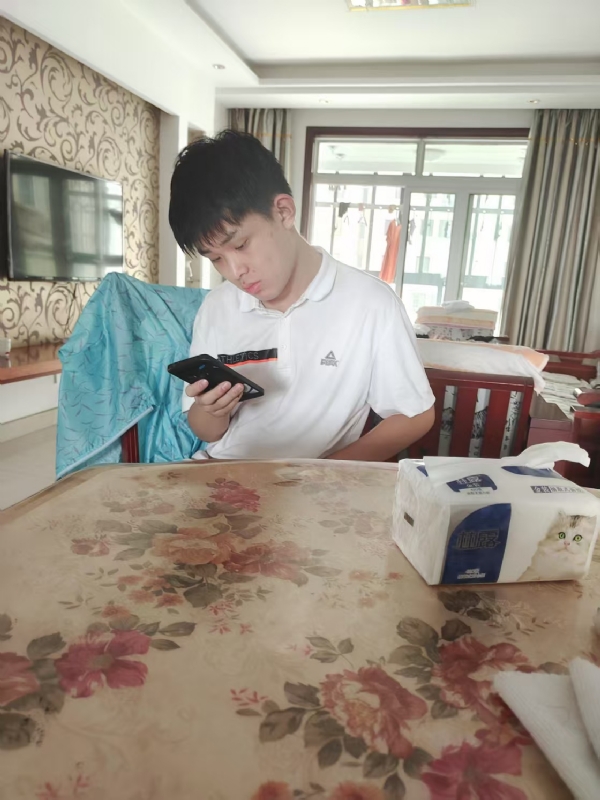 铁在烧的第一张照片--华安相亲网
