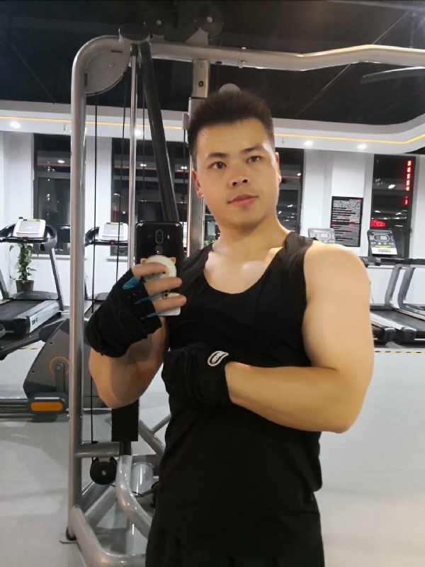 范迪塞尔的第二张照片--华安相亲网